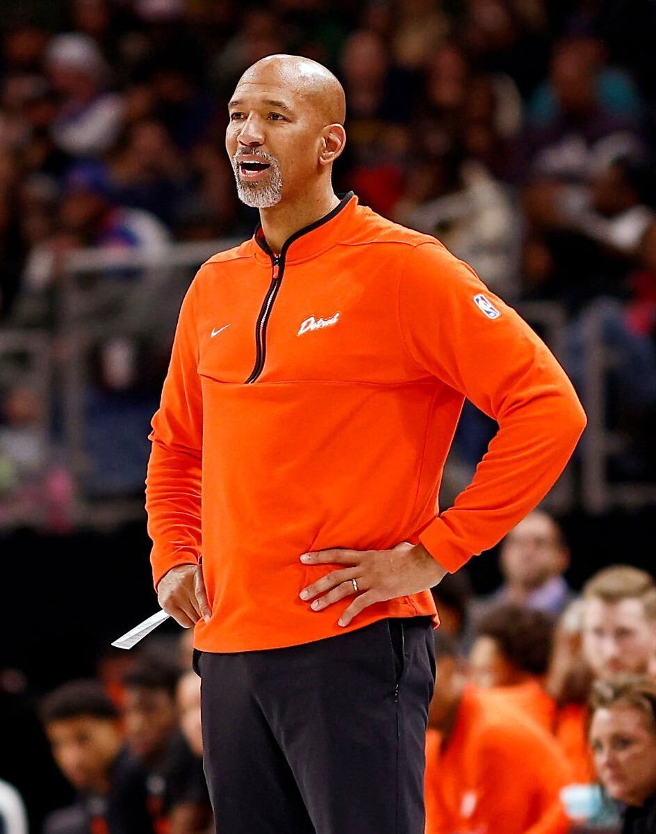 亚博体育官网-表现优异引发热议！，Uzi在日本队比赛中夺冠引发球迷热议-亚博体育官网