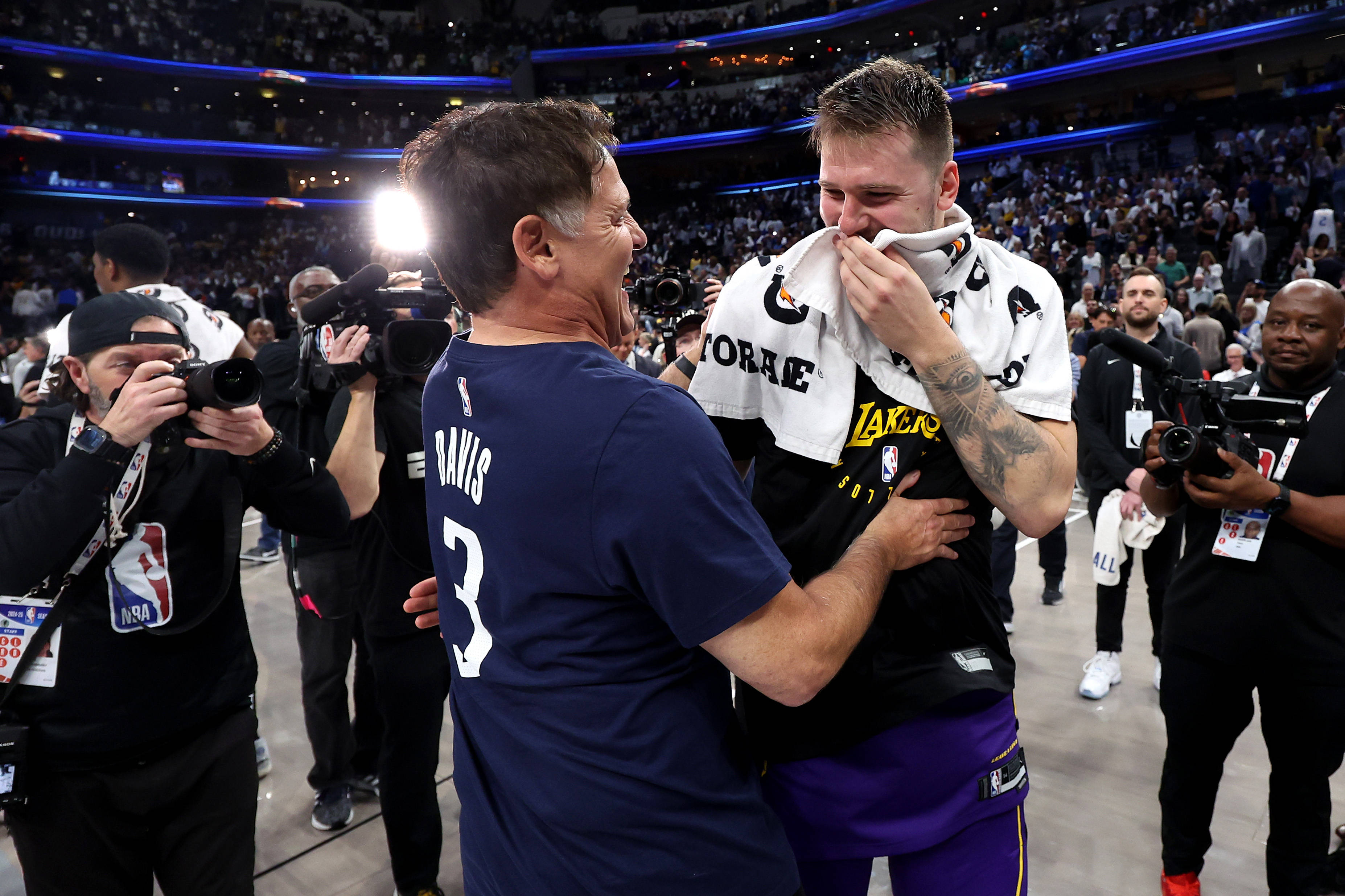 亚博-达拉斯独行侠加时末段强势反弹；志在CBA常规赛名次提升；引发热议；团队化学反应显著-亚博